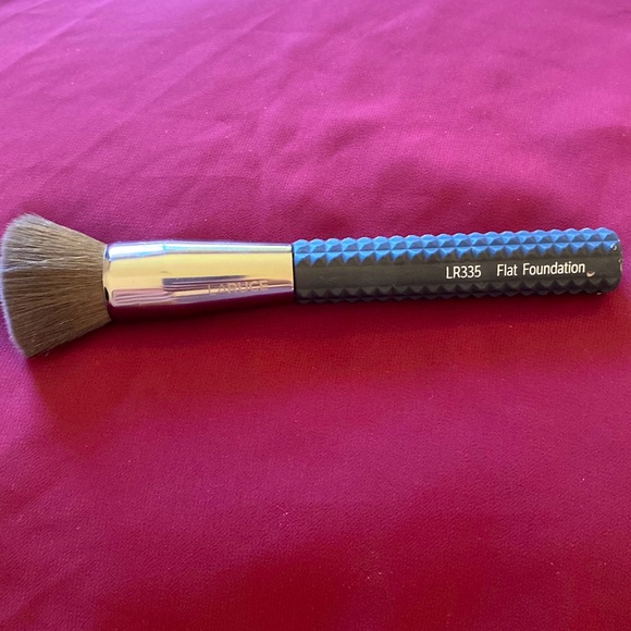 3/$30 Laruce LR335 Flat Foundation Brush - Picture 7 of 7